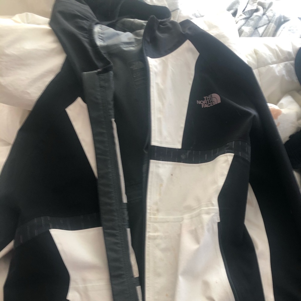 Mens Large Black and White North Face Windbreaker.